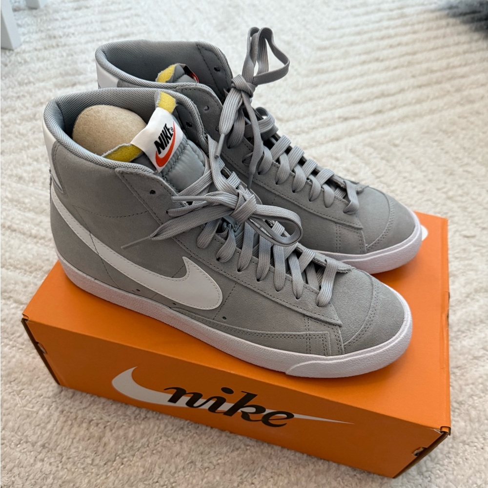 Like New! Nike Mid Blazer ‘77 Grey Suede Men’s 10.5 / Women’s 12 - Picture 4 of 7